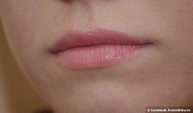 Внесезонная красавица Guerlain Kiss Kiss Roselip Hydrating & Plumping Tinted Lip Balm в оттенке 371 Morning Rose