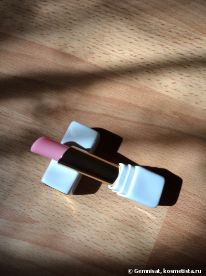 Внесезонная красавица Guerlain Kiss Kiss Roselip Hydrating & Plumping Tinted Lip Balm в оттенке 371 Morning Rose
