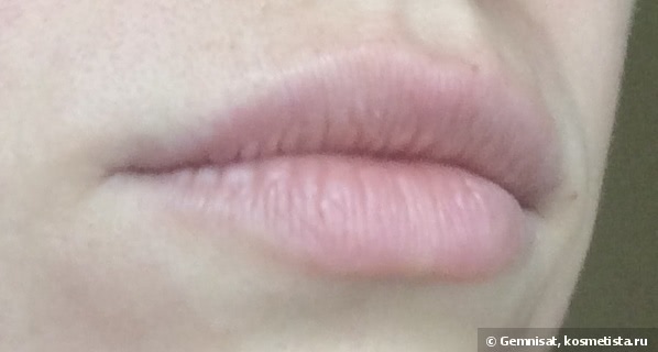 Внесезонная красавица Guerlain Kiss Kiss Roselip Hydrating & Plumping Tinted Lip Balm в оттенке 371 Morning Rose
