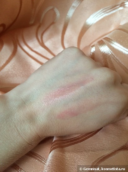 Внесезонная красавица Guerlain Kiss Kiss Roselip Hydrating & Plumping Tinted Lip Balm в оттенке 371 Morning Rose