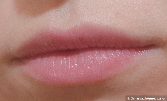 Внесезонная красавица Guerlain Kiss Kiss Roselip Hydrating & Plumping Tinted Lip Balm в оттенке 371 Morning Rose