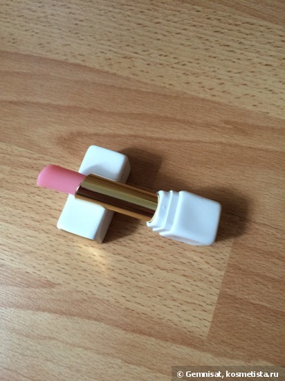 Внесезонная красавица Guerlain Kiss Kiss Roselip Hydrating & Plumping Tinted Lip Balm в оттенке 371 Morning Rose