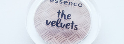 Нежнее нежного с тенями Essence The Velvets eyeshadow в оттенке 05 Taupe secret