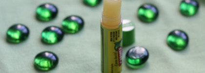 Carmex Ultra Smooth Lime Twist Lip Balm Stick: Sos-Средство для спасения губ от сухости, а так же идеальная "база" под матовые помады