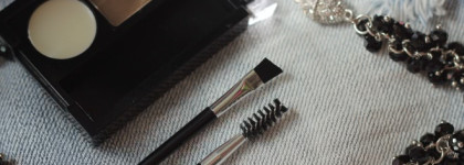 Оформляем брови тенями NYX Eyebrow cake powder в оттенке Ecp03 Taupe/Ash