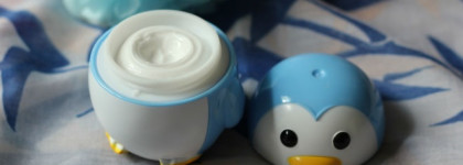 Holika Holika Penguin's Dream Hand Cream - корейский пингвиненок, который отлично ухаживает за кожей рук