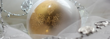 Рождественская игрушка - Guerlain Meteorites Flocons Enchantes Poudre Sublimatrice Light-Enhancing Powder