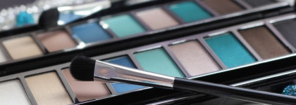 Красавица палетка Pupa Pupart Eyeshadow palette тон 04 изумрудный + бежевый
