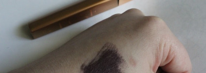 Объемная тушь для ресниц Avon серии Luxe в оттенке Burgundy