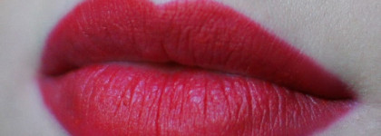 Горячий красный и молоко. Карандаши Nyx