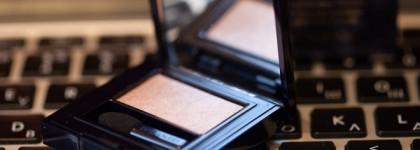 Одноцветные тени Estee Lauder Pure Color Envy Defining Eye Shadow