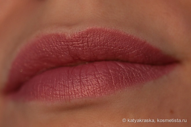 Необычная полуматовая помада Nars Semi Matte Lipstick Catfight