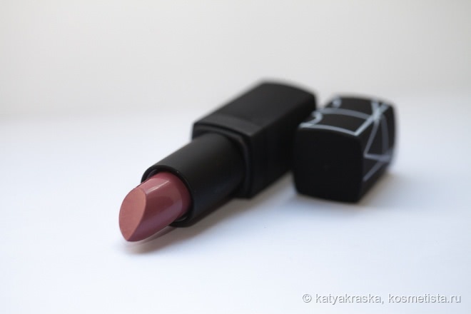 Необычная полуматовая помада Nars Semi Matte Lipstick Catfight