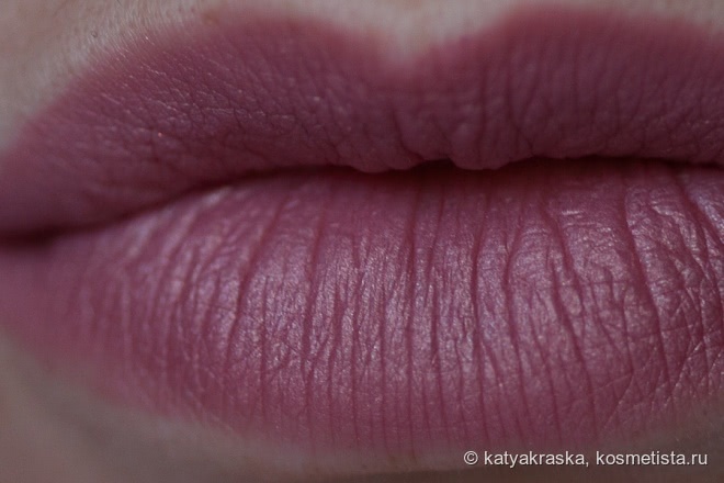 Необычная полуматовая помада Nars Semi Matte Lipstick Catfight