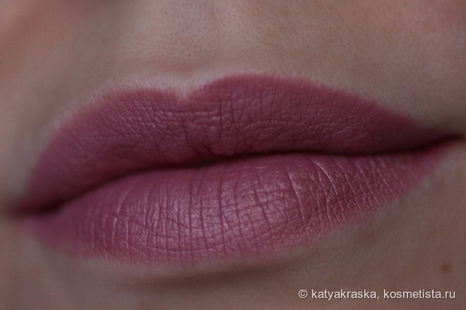 Необычная полуматовая помада Nars Semi Matte Lipstick Catfight