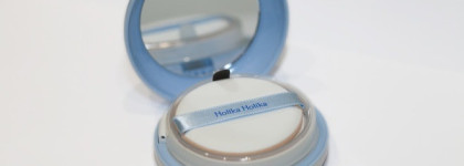 Уход и маскировка в одном средстве? Holika Holika Water Drop CC Pact 02 Natural Skin