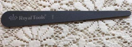 Королевский маникюр шаг 2: Royal Tools Magic File - Волшебная пилочка для кутикулы