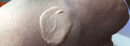 Два десятка пустых баночек и бутылочек мая