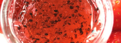 Инстаграбельное арбузное желе Revolution Skincare X Jake - Jamie Watermelon Hydrating Face Mask