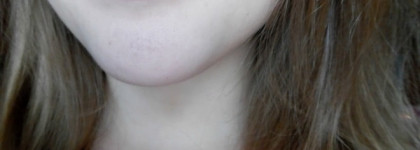 О том, что нужно сделать,чтобы матовая помада стала матовой на примере Essence Stay Matt Lip Cream в оттенке 03 Smooth Berry и 01 Velvet Rose