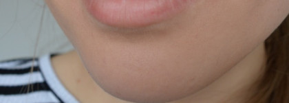 Моя ягодная  Catrice Graphic Grace C01 Straight Style Powdery Lips