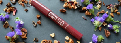 Essence Glossy Stick в оттенке 05 Brilliant Burgundy