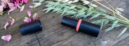 Идеальная во всем - Essence Longlasting Lipstick #01 coral calling