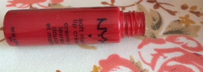 Жидкая помада для губ NYX Soft Matte Lip Cream #10  Monte Carlo