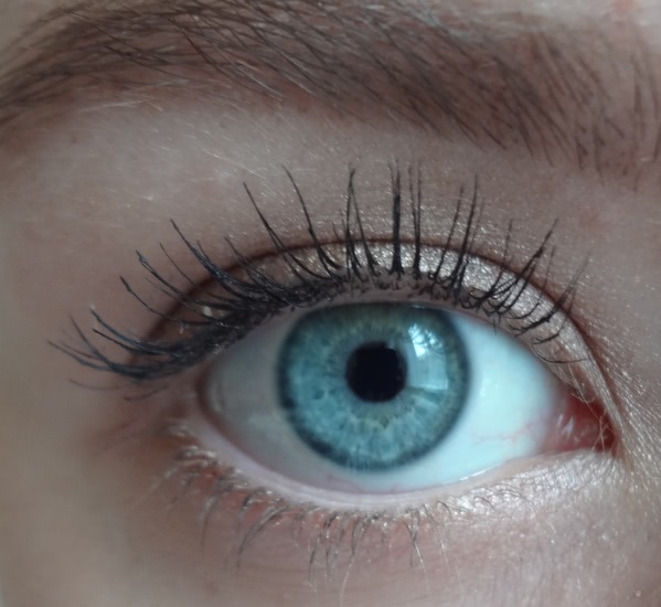 Стойкие кремовые тени Maybelline Color Tattoo 24Hr №35 On and on Bronze