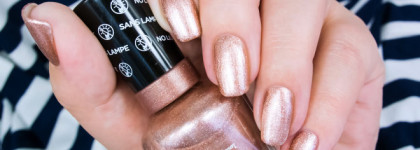 Sailor pin-up c Sally Hansen