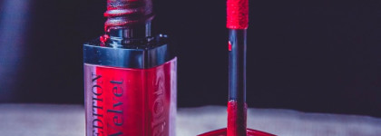 Битва двух красных матовых помад Bourjois Rouge Edition Velvet