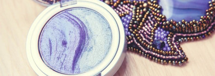 Тени Essenсe 3D duo eyeshadow в оттенке 02 irresistible purr-ple