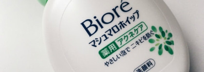 Очищающий мусс для умывания против акне Biore