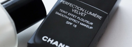Черным по белому Chanel Perfection Lumiere Velvet foundation #10 и Chanel Le Blanc De Chanel Sheer Illuminating Base