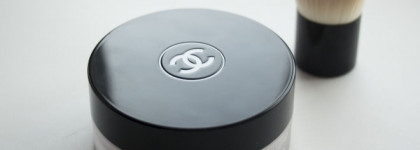 Chanel Vitalumiere Loose Powder Foundation with mini kabuki brush SPF 15 #10