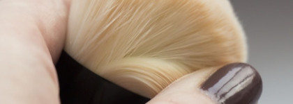 Chanel Vitalumiere Loose Powder Foundation with mini kabuki brush SPF 15 #10