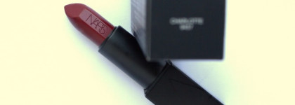 Nars Audacious Lipstick в оттенке Charlotte