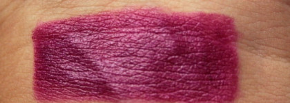 Nyx Matte Lipstick в оттенке Aria