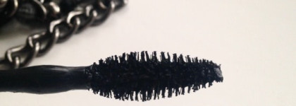 "Оденем реснички в кожу" или немного о туши Maybelline New York the Colossal Go Extreme! Volum' Express Leather Black Mascara