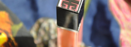 Givenchy Gloss Interdit Ultra-Shiny Color Plumping Effect #03, Coral Frenzy