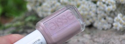 Essie Nail Polish #40 Demure vix, #14 Fiji