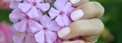 Essie Nail Polish # 17 muchi, muchi and  # 98 Turquoise And Caicos