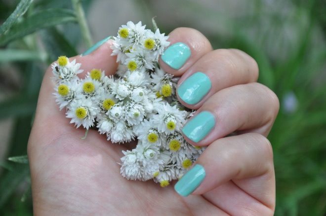Essie Nail Polish # 17 muchi, muchi and # 98 Turquoise And Caicos