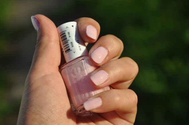 Essie Nail Polish # 17 muchi, muchi and # 98 Turquoise And Caicos