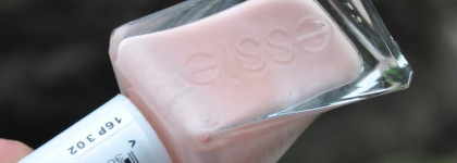 Essie в оттенках Make the cut #90, Zip me up #160, Fairy tailor #40, Spool me over #20, Sew me #30