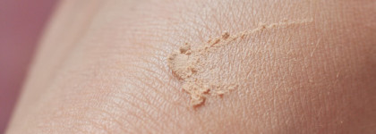 Здоровое сияющее лицо с Eva Mosaic Вуаль Effect и L'Oreal Glow Mon Amour Highlighting Drops