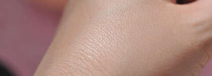 Здоровое сияющее лицо с Eva Mosaic Вуаль Effect и L'Oreal Glow Mon Amour Highlighting Drops