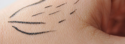 Идеальный лайнер Clinique Pretty Easy Liquid Eyelining Pen 01 black