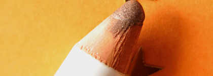 Тени-карандаш для век Л'Этуаль Kinetic Smokey Powder Shadow Stick в оттенке 605 Crushed Bloom