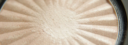 Бюджетный деликатный хайлайтер Vivienne Sabo Artiste de Cabaret Hightlighter